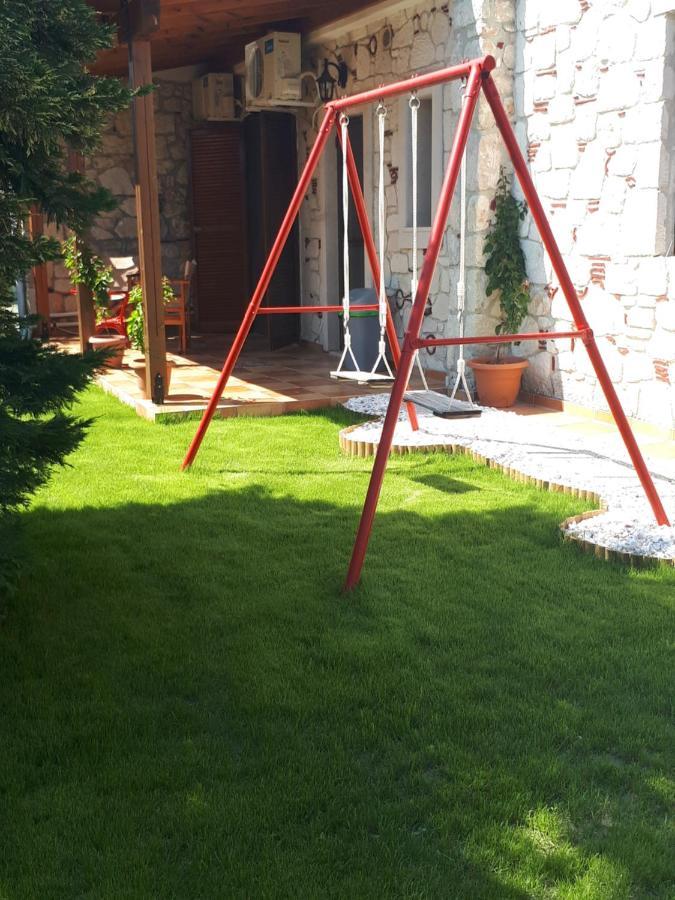 Villa George Афитос Екстериор снимка