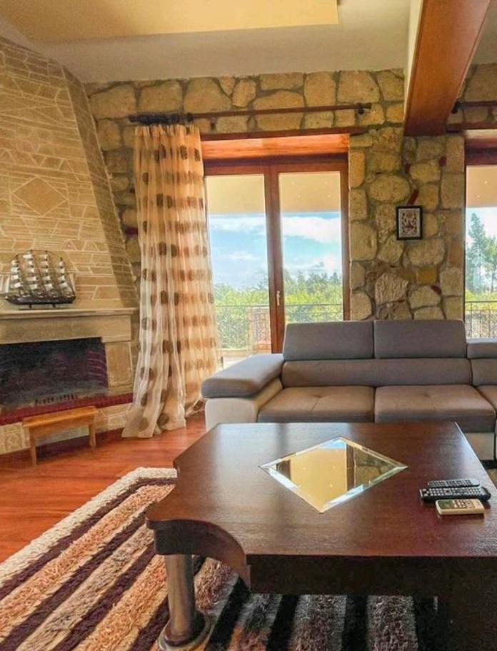 Villa George Афитос Екстериор снимка