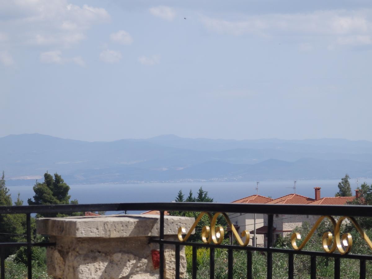 Villa George Афитос Екстериор снимка