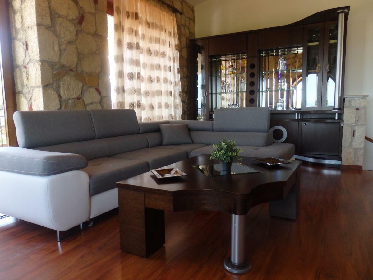 Villa George Афитос Екстериор снимка